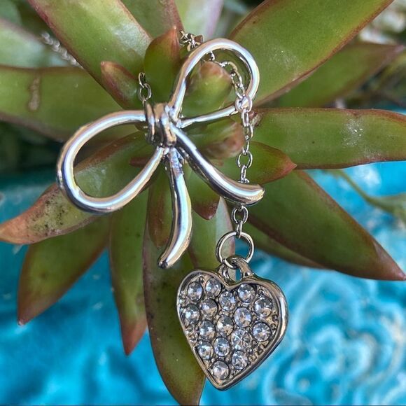 Silver Ribbon Heart Pave Set Swarovski Crystals Necklace - Picture 1 of 7